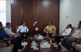 Jenderal TNI (Purn.) H. Dudung Abdurachman, Sentralistik Demokratik Bertujuan Mencapai Keseimbangan