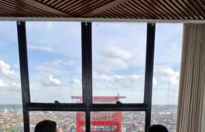 Bima Arya ,suasana romantis dari atas Tower Ampera