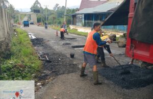 Perbaikan Jalan Berlubang di Lintas Sumatera Pagar Alam-Lahat Intens Dilakukan