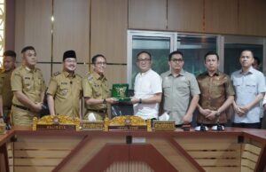 Wali Kota Palembang Silaturahmi DPRD: Bahas Solusi Macet dan Sampah, Rancang FGD dengan Pakar