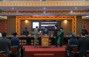 Wawako Prima Salam Hadiri Pelantikan PAW Anggota DPRD Palembang 2024-2029