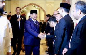 Masyarakat Indonesia di Qatar Sambut Kedatangan Presiden Prabowo