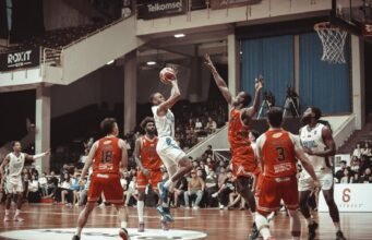 Indosat Ooredoo Hutchison Dukung Pemberdayaan Generasi Muda Indonesia Melalui Olahraga Basket