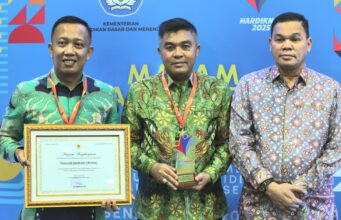 Wujud Nyata Palembang Cerdas, Sekda Aprizal Hasym Raih Penghargaan Dari Mendikdasmen