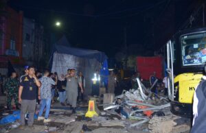 Tim Gabungan Satpol PP Tertibkan Lokasi Padat PKL