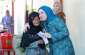 Ketua TP PKK Palembang Launching Sekolah Lansia Nusa Indah dan Program Gati “Ayah Belagak”