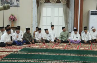 Ratusan Warga Gelar Doa Bersama Dalam Peringatan 40 Hari Wafatnya KH Mal An Abdullah