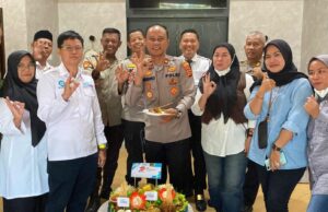 HUT Bhayangkara Ke-79, SMSI OKU Selatan Nobatkan Kapolres Sebagai Sahabat Pers