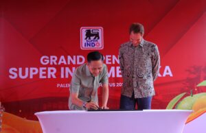 Hadiri Pembukaan Super Indo, Ratu Dewa Pesankan untuk Tetap Jaga Kebersihan Lingkungan.