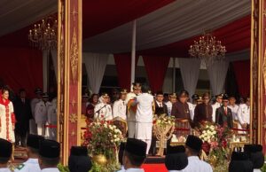 Di Langit Senja Komplek JSC, Penurunan Bendera Merah Putih HUT RI ke-80 di Palembang berjalan khidmat