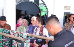 Dewi Sastrani Dampingi Ibu Wapres Kunjungi Sentra Kain Tuan Kentang: UMKM Harus Terus Berinovasi