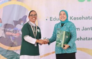 Bersama Charitas Group, Ketua TP PKK Palembang Langsungkan Skrining Stunting di Kecamatan Sukarami