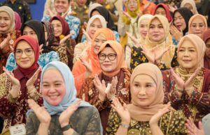 Ketua Dekranasda Hj. Fatimah Toha Turut Hadir Semarakkan Festival Kreatif Sriwijaya dan Launching Wastra Warisan Sumsel