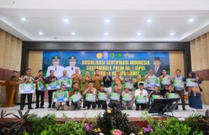 Puluhan Kelompok Tani Dapat Bibit, Pupuk Hingga Laptop