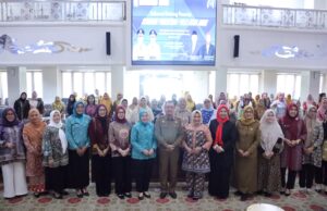 Buka Seminar Parenting, Dewi Sastrani Jelaskan Pentingnya Peran Orang Tua dalam Pembentukan Karakter Anak