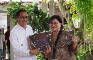 Wali Kota Palembang Ratu Dewa dampingi Komisi VIII DPR RI di Tuan Kentang, bahas asal usul dan janji angkat usaha Songket Lokal