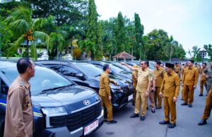 Bupati Muba Cek Fisik Puluhan Kendaraan Operasional Desa