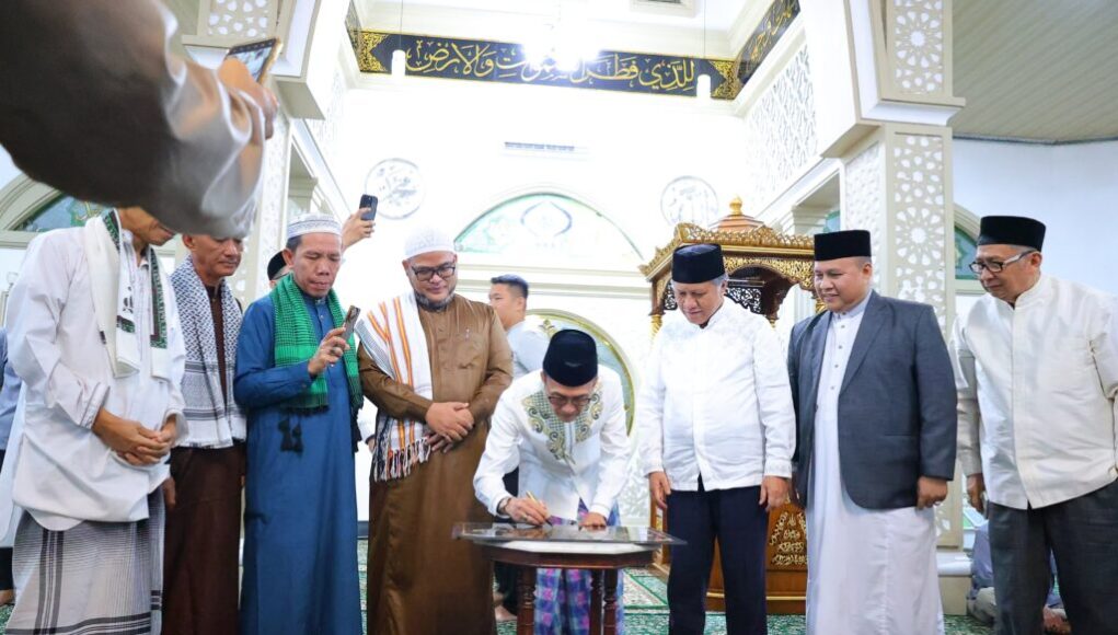 Resmikan Masjid Babussalam, Ratu Dewa Bernostalgia