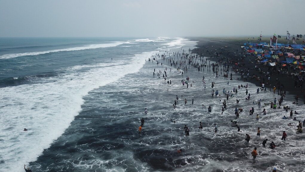 Bupati Lumajang: Kebersihan Pantai Kunci Keberlanjutan Wisata