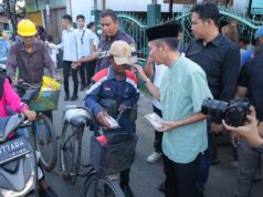 Wali Kota Ratu Dewa Bagikan Takjil Bersama Lazisnu PWNU Sumsel, Warga Antusias