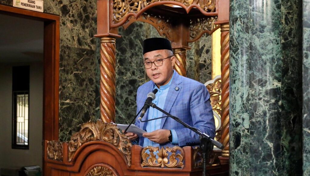 Sekda Palembang Aprizal Hasyim Sholat Idul Fitri di Masjid Darusaa’id, Ajak Perkuat Silaturahmi dan Semangat Kebersamaan