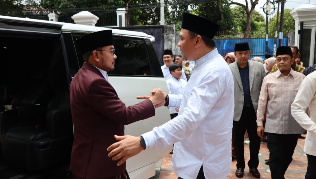 Buka Pintu Selebar-lebarnya untuk Masyarakat, Prima Salam dan Istri Ajak Warga Rayakan Hari Kemenangan Bersama