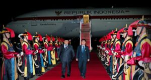 Presiden Prabowo Lanjutkan Diplomasi Asia Timur, Tiba di Seoul