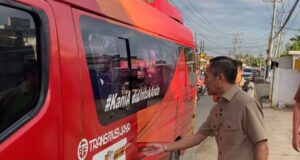 Wali Kota Tinggalkan Mobil Dinas, ASN Wajib Naik Angkot