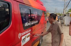 Wali Kota Tinggalkan Mobil Dinas, ASN Wajib Naik Angkot