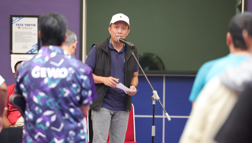 Kadispora Amri Beri Challange Ke PTMSI Kota Palembang