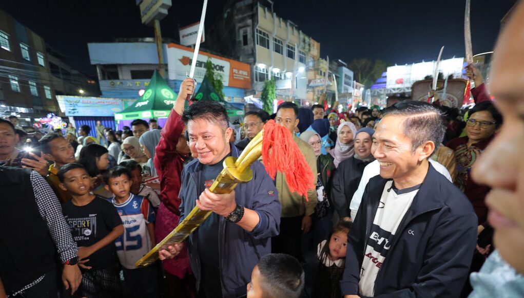 Wali Kota Palembang Ratu Dewa dorong ekonomi lokal lewat Car Free Night