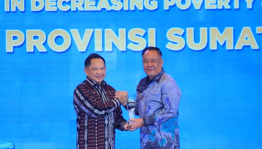 Gubernur Herman Deru–Wagub Cik Ujang Sukses Tekan Kemiskinan, Sumsel Raih Penghargaan Nasional 2026