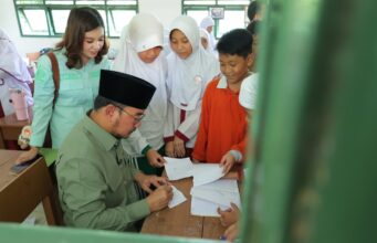 Bernostalgia di SMP Kartika II-1, Wawako Palembang Prima Salam: “Jangan Pernah Lupakan Sejarah Kita”