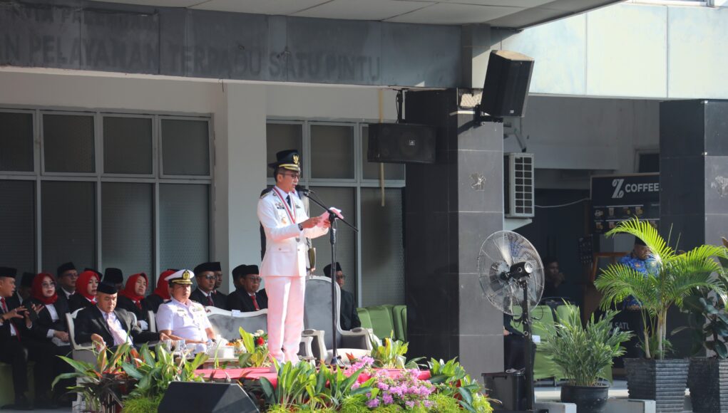 Wali Kota Palembang Ratu Dewa Pimpin Upacara Otda XXX