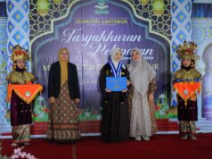 “Bersama Al Qur’an menembus peradaban” menjadi pesan utama yang mengakar dalam prosesi Tasyakuran Pelepasan 72 Siswa siswi MTS dan Tijarotal Lantabur