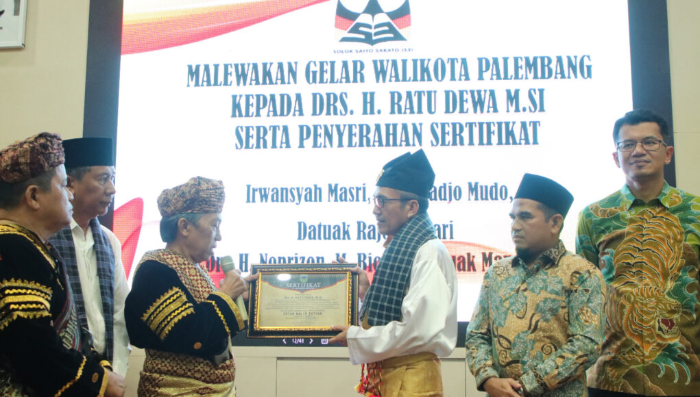 Ratu Dewa Terima Gelar Adat Minangkabau “Sutan Malin Batuah”