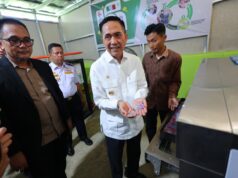 Wujudkan 1 Kelurahan 1 Bank Sampah, Walikota Palembang Ratu Dewa Serahkan Bantuan Sarpras ke 25 Bank Sampah Aktif