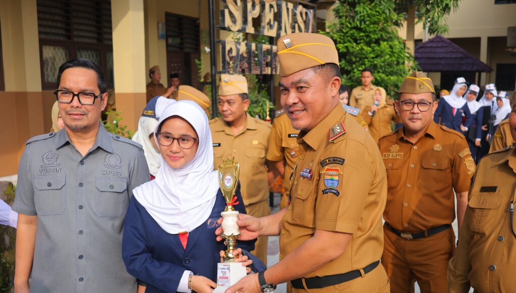 Sekda Apresiasi Prestasi Nasional SMPN 1 Palembang di Ajang LMC 2026