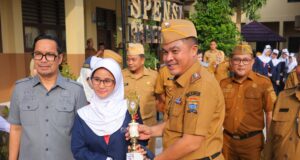 Sekda Apresiasi Prestasi Nasional SMPN 1 Palembang di Ajang LMC 2026