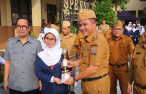 Sekda Apresiasi Prestasi Nasional SMPN 1 Palembang di Ajang LMC 2026