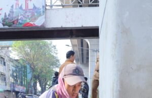 Sekda Aprizal Tinjau Pengecatan Trotoar Sudirman, Ajak Pengusaha Berkontribusi