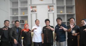 Ratu Dewa Dorong Seniman Komedi Melek Hukum dan Bijak Bermedsos