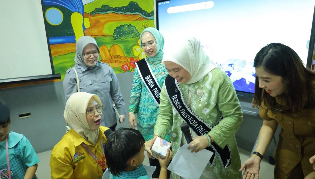 Bunda PAUD Kota Palembang Tinjau MPLS, Tekankan Pentingnya Lingkungan Belajar yang Positif