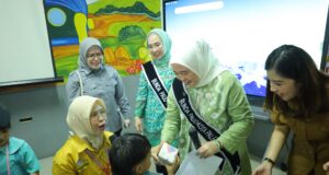 Bunda PAUD Kota Palembang Tinjau MPLS, Tekankan Pentingnya Lingkungan Belajar yang Positif