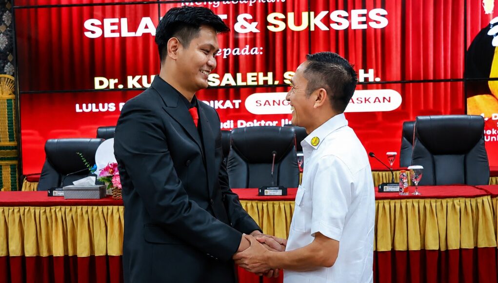Wali Kota Palembang Hadiri Ujian Promosi Doktor Kurnia Saleh di FH Unsri