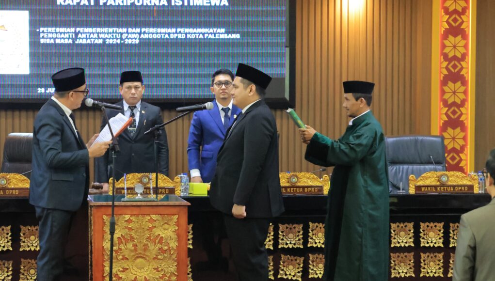 Hadiri Pelantikan PAW DPRD, Ratu Dewa Tekankan Kolaborasi Demi Percepatan Pembangunan