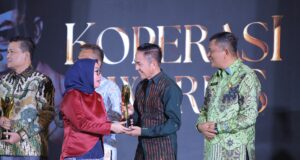 Dorong KDKMP dan Berdayakan ASN, Wali Kota Ratu Dewa Raih Bakti Koperasi Nayaka Mahambara