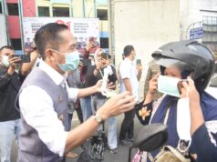 Ratu Dewa turun langsung bagikan masker ditengah kualitas udara Palembang yang memburuk