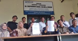 BOOM waktu di UPGRI, 9 Dosen Tendik DIPTDH Massal, Kuasa Hukum siap gugat ke PTUN