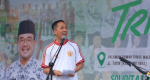 HUT RI ke-81: Ratu Dewa Pimpin Ribuan Pendidik PGRI Palembang Jalan Bareng, Teriakkan Semangat NKRI